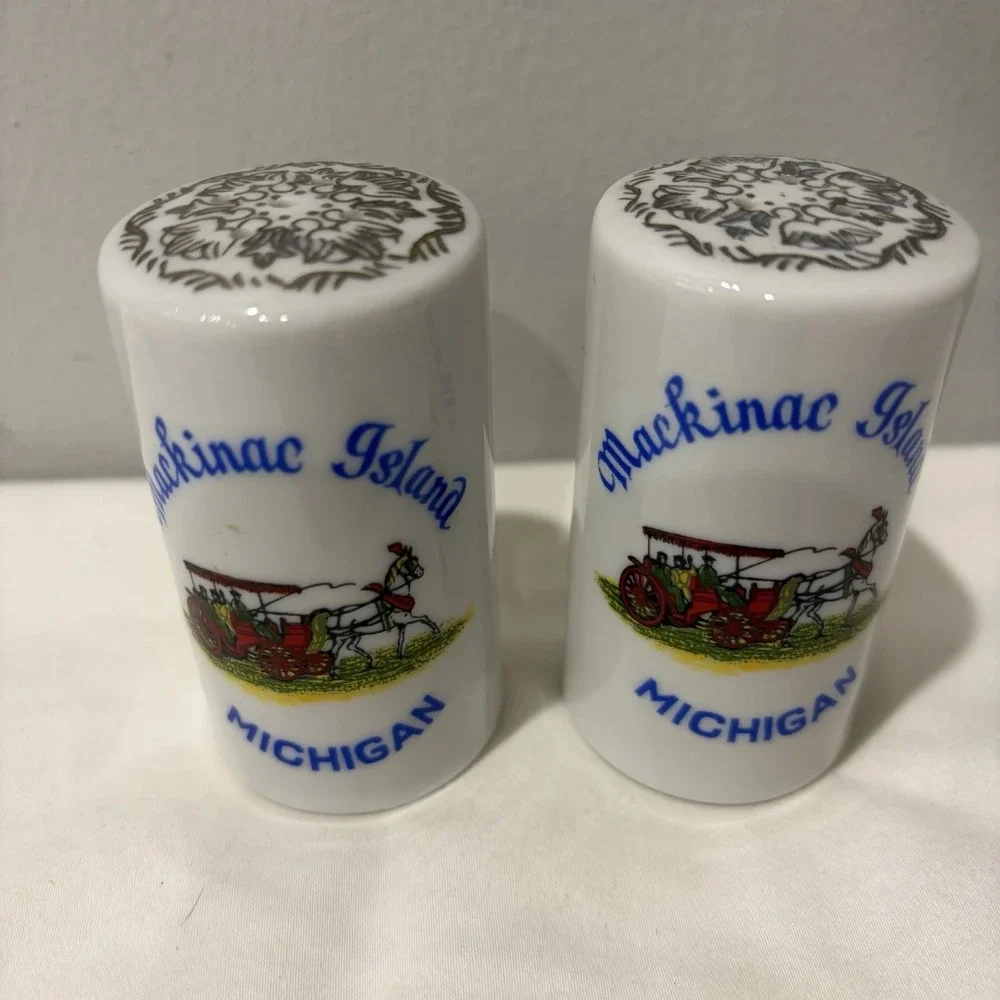 Mackinac Island Souvenir Salt Pepper Set Vintage‎ 3